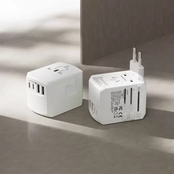  ADAPTATEUR DE VOYAGE PERSONNALISABLE 'TRIPPER'