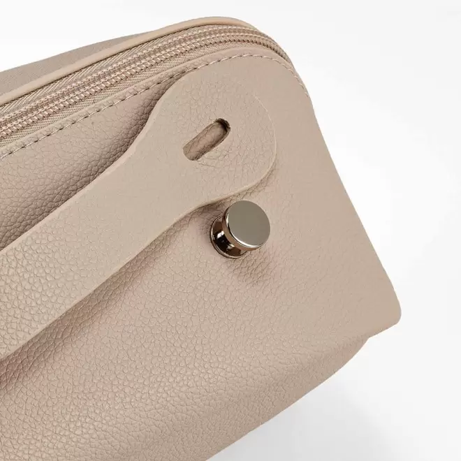 TROUSSE DE TOILETTE CUIR RECYCLE PERSONNALISABLE 'ANGELE'