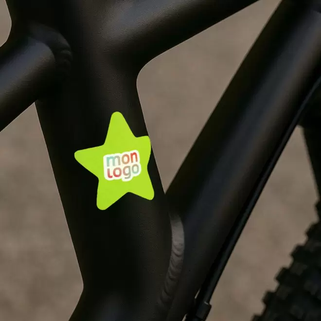 AUTOCOLLANT PERSONNALISE A LA FORME 3x3 'TROKOUL'