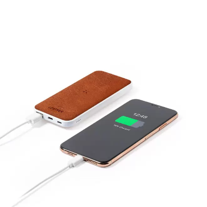 POWERBANK PERSONNALISABLE EN CUIR RECYCLE RCS 'CUIRO' - marron
