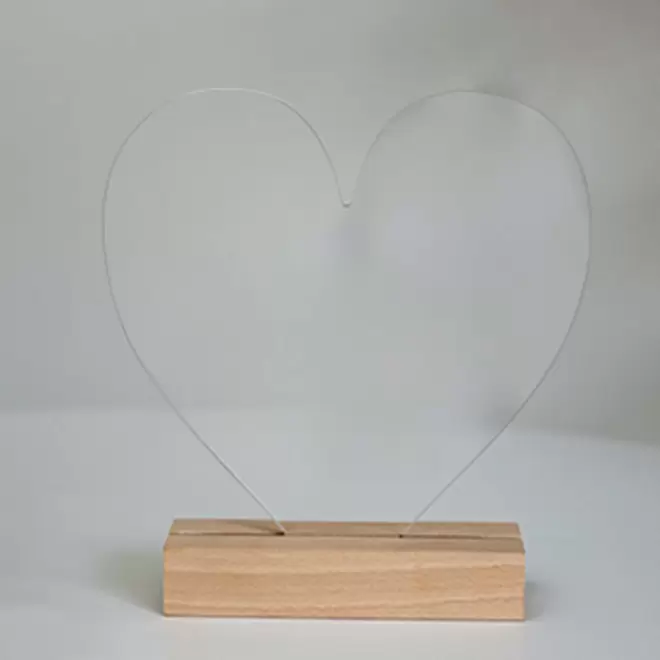 TROPHEE ACRYLIQUE ET BOIS PERSONNALISABLE 'UKITA WOOD' - coeur