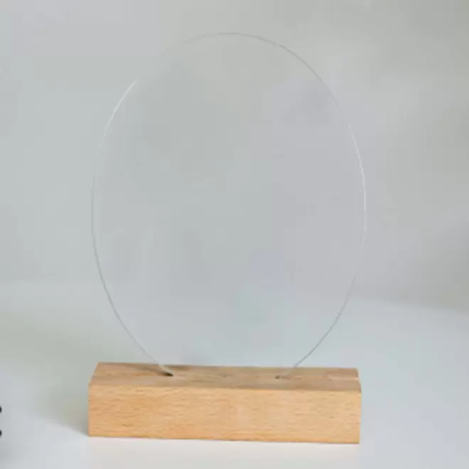 TROPHEE ACRYLIQUE ET BOIS PERSONNALISABLE 'UKITA WOOD' - ovale