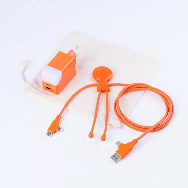 PACK PERSONNALISABLE PRISE ET CABLE 'MOBILITY' - orange