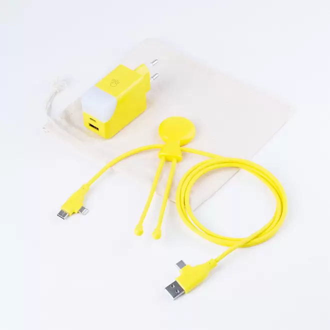 PACK PERSONNALISABLE PRISE ET CABLE 'MOBILITY' - jaune