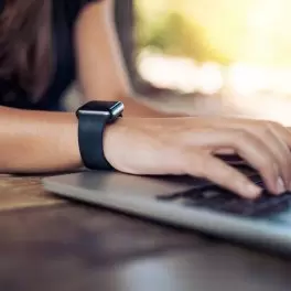MONTRE CONNECTÉE PUBLICITAIRE 'TRACKFIT'