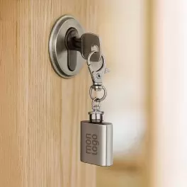 PORTE CLE FLASQUE ACIER PERSONNALISE 'GUDYS 28.3 ML'