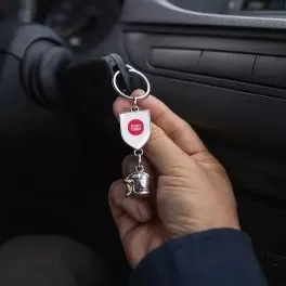 PORTE CLE CASQUE DE POMPIER PERSONNALISABLE  'PINPOM'