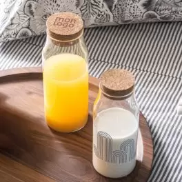 CARAFE PERSONNALISABLE EN VERRE AVEC BOUCHON LIEGE 'JUCY'