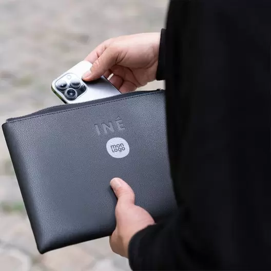 POCHETTE PERSONNALISÉE POUR TABLETTE EN CUIR 'DUIR'