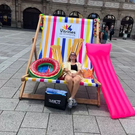 CHILIENNE GEANTE PUBLICITAIRES 'MOXIMO'