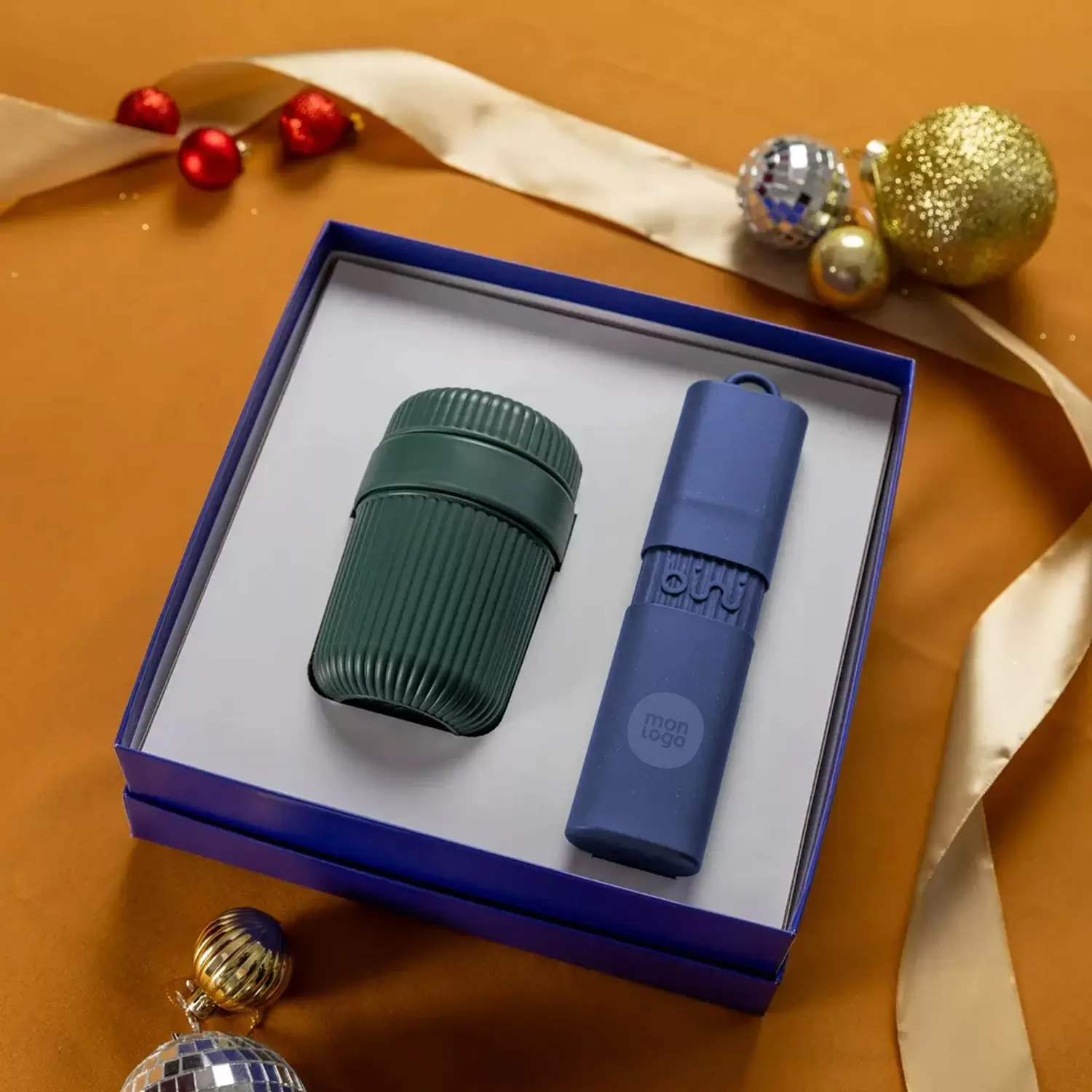 COFFRET PERSONNALISABLE MUG ET COUVERTS 'BINI'