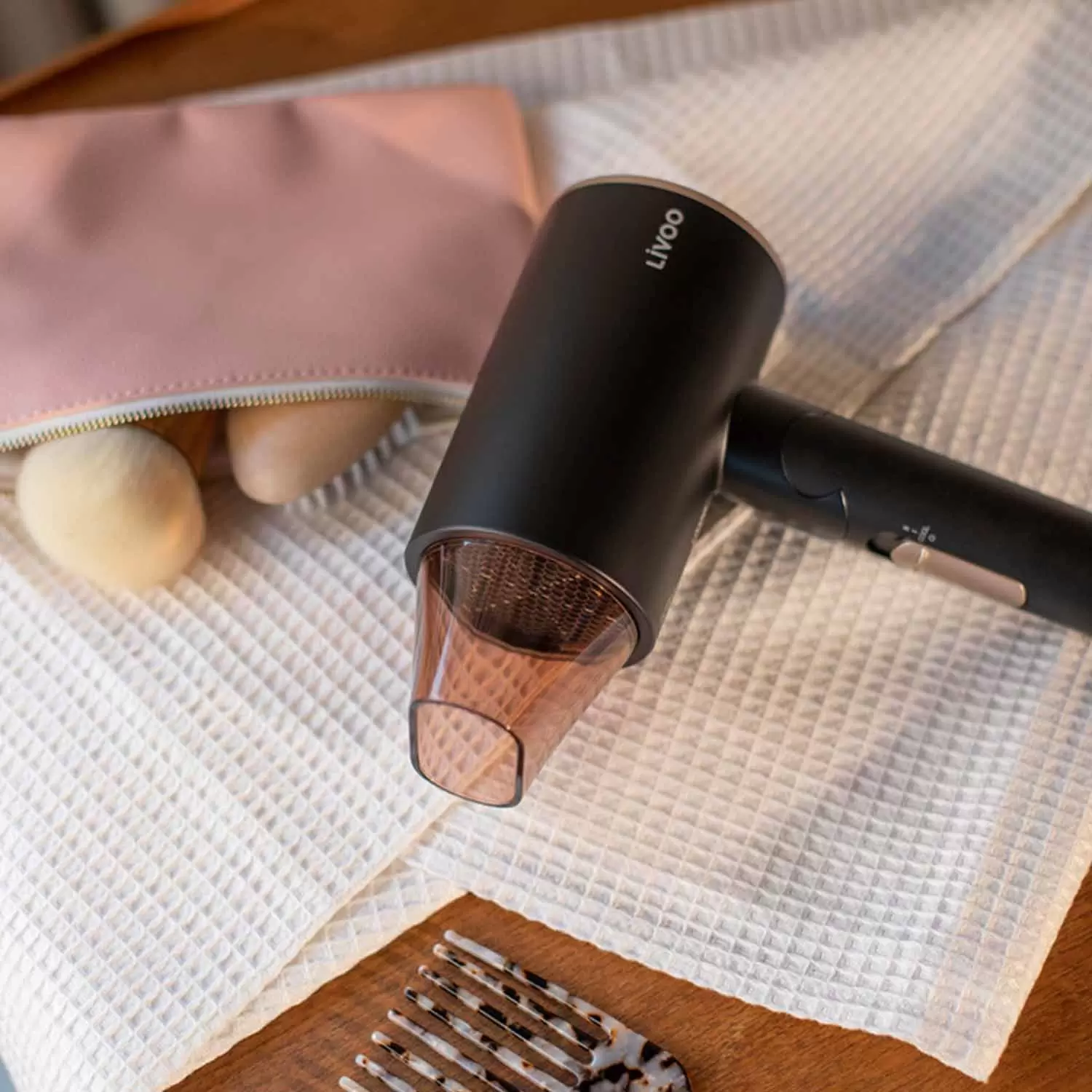 SÈCHE CHEVEUX IONIQUE LIVOO®