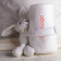 PLAID POLAIRE PERSONNALISABLE AVEC PELUCHE 'BYWO' 180GR/M²