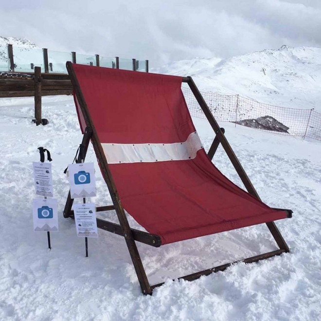 CHILIENNE GEANTE PUBLICITAIRES 'MOXIMO'