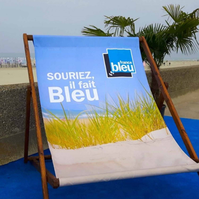 CHILIENNE GEANTE PUBLICITAIRES 'MOXIMO'