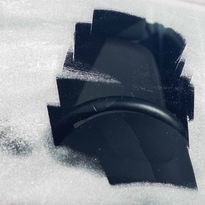 GRATTOIR PARE BRISE GANT PERSONNALISABLE 'CIMES'