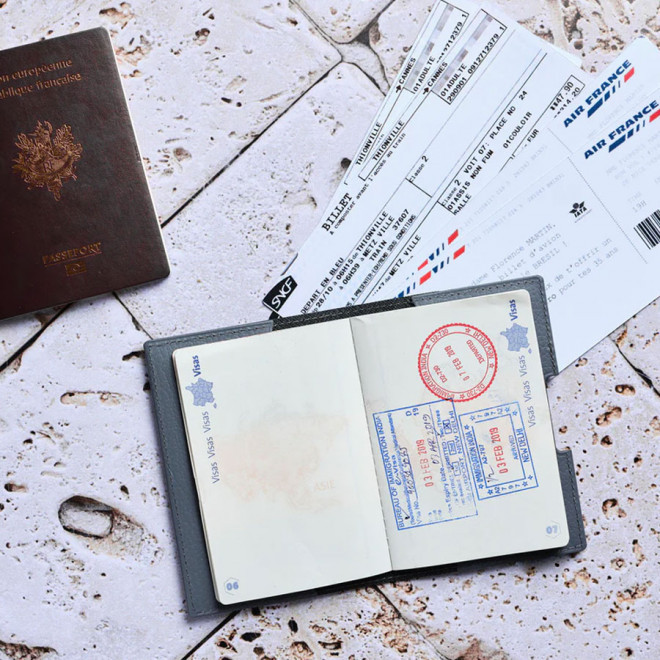 PORTE PASSEPORT PERSONNALISABLE CUIR RECYCLÉ 'LUBOCK'