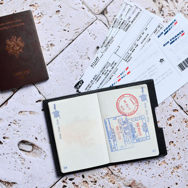 PORTE PASSEPORT SIMILICUIR PERSONNALISABLE 'LUBOCK'