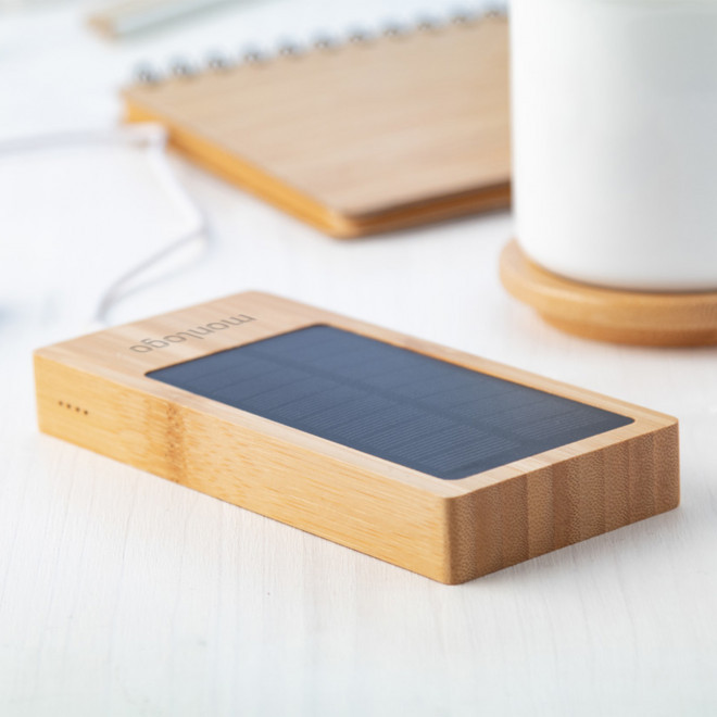 BATTERIE SOLAIRE PERSONNALISABLE 8000 MAH EN BAMBOU 'FUDO'