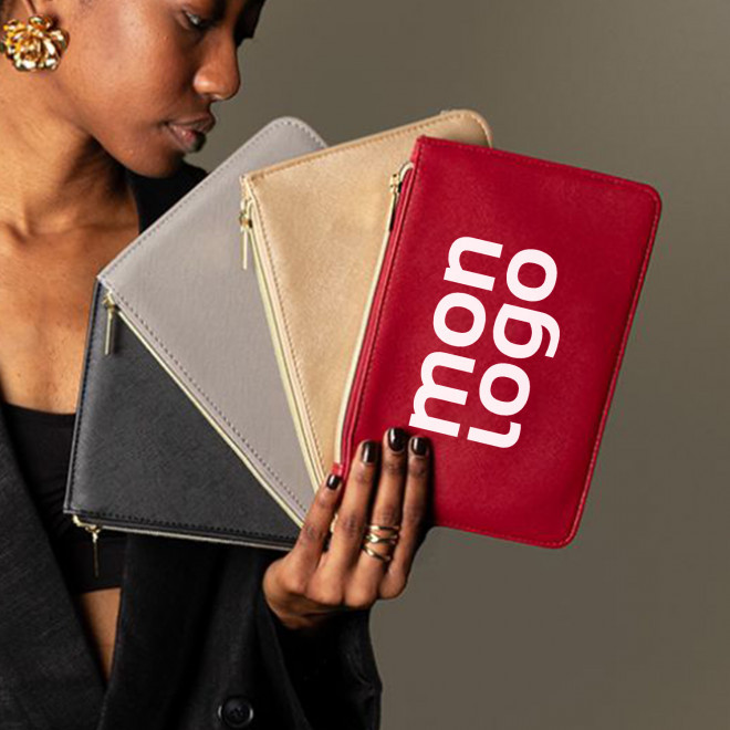 TROUSSE EN PU PERSONNALISEE 'NOEMIA'