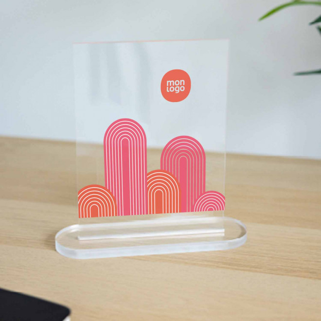 TROPHEE EN ACRYLIQUE PERSONNALISABLE 'UKITA'