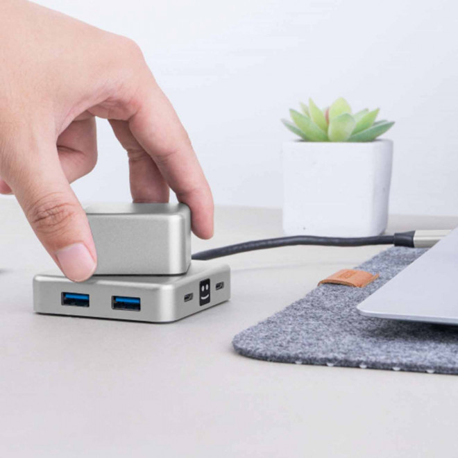 HUB PERSONNALISABLE 7 EN 1 EN ALU RECYCLE GRS 'CUBBI'