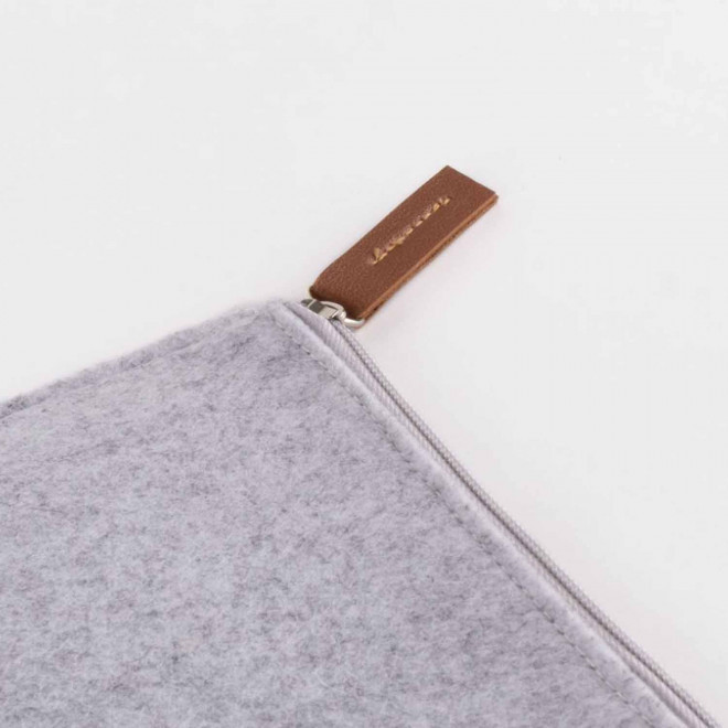 TROUSSE PERSONNALISEE EN FEUTRINE RPET 'MAXI REDDY'