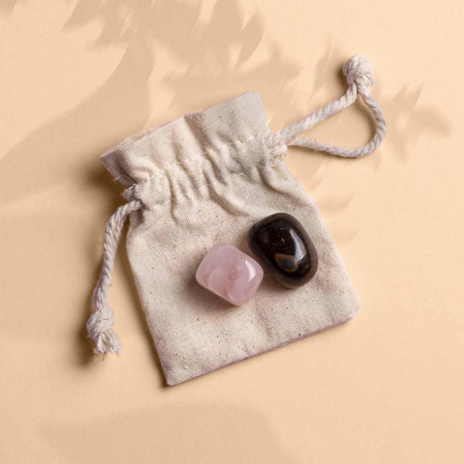 PIERRE NATURELLE PERSONNALISABLE AVEC POCHON 'ZENU'