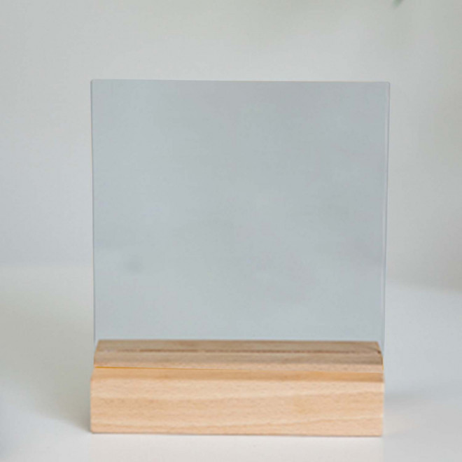 TROPHEE ACRYLIQUE ET BOIS PERSONNALISABLE 'UKITA WOOD' - carré