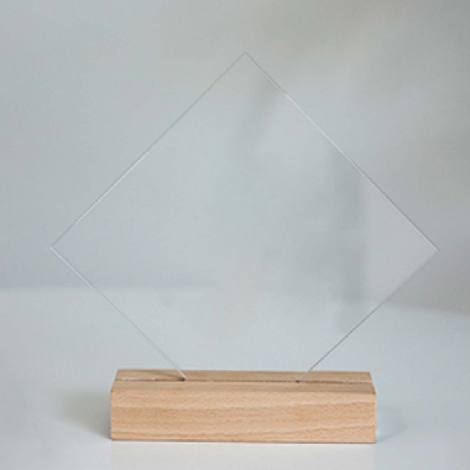 TROPHEE ACRYLIQUE ET BOIS PERSONNALISABLE 'UKITA WOOD' - losange