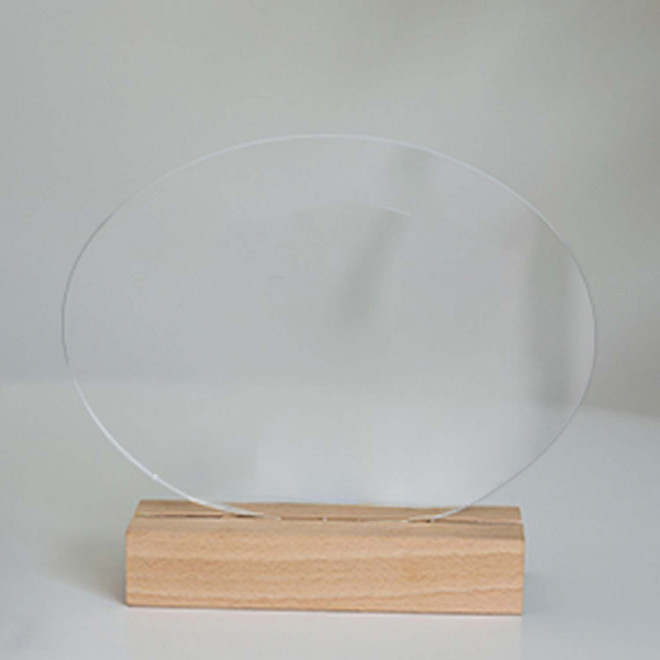 TROPHEE ACRYLIQUE ET BOIS PERSONNALISABLE 'UKITA WOOD' - ovale couché