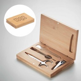SET DE MANUCURE PERSONNALISABLE EN BAMBOU 'CHRISTI'