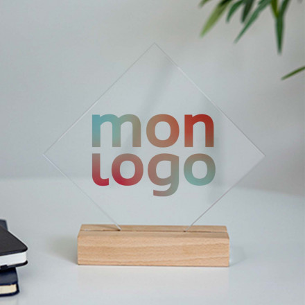 TROPHEE PERSONNALISABLE EN ACRYLIQUE LUMINEUX 'UKITA'
