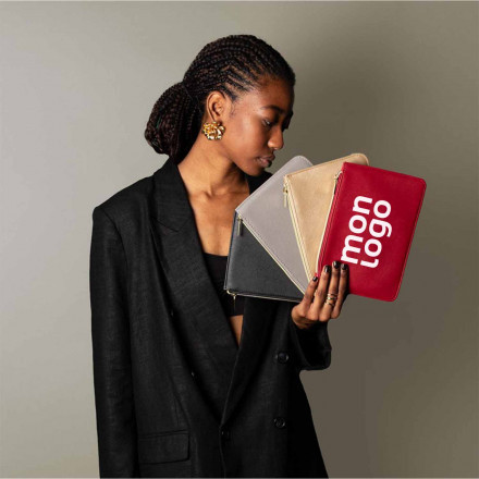 TROUSSE EN PU PERSONNALISEE 'NOEMIA'