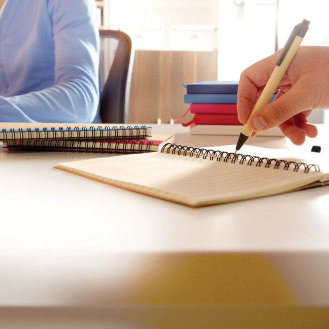 CARNET À SPIRALE PERSONNALISÉ LIGNÉ AVEC STYLO RECYCLÉS 'RAMSES'