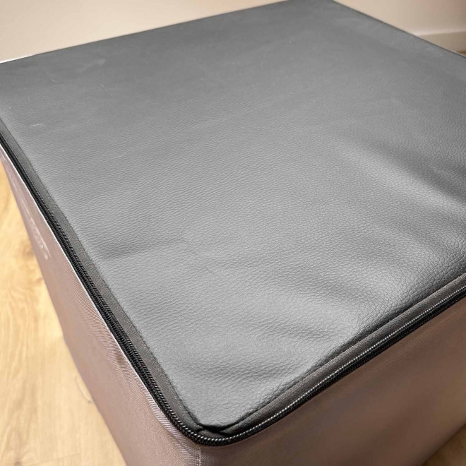 CUBE EN MOUSSE PERSONNALISABLE 'CUBIQUE EU' L