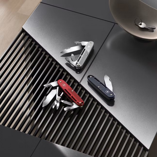 COUTEAU DE POCHE VICTORINOX PERSONNALISABLE 'ONEFOLD ALOX'