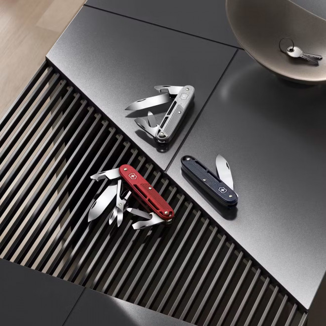COUTEAU DE POCHE VICTORINOX PERSONNALISE 'SYNERGY ALOX'