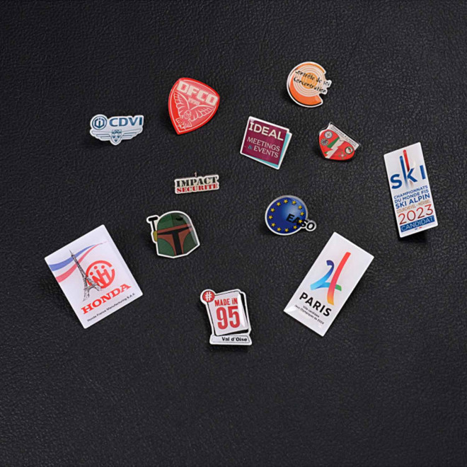 PINS EN ACIER PERSONNALISABLE 'ZAYA'