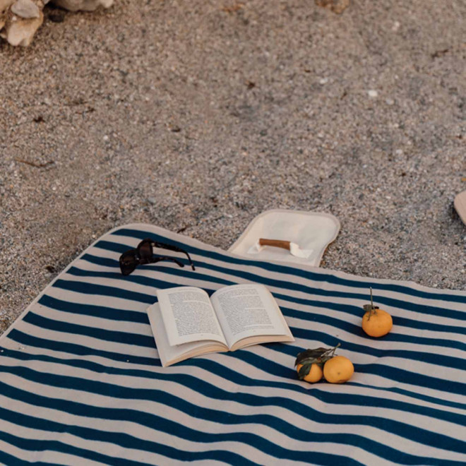 COUVERTURE DE PIQUE NIQUE PERSONNALISEE 'LIONI'