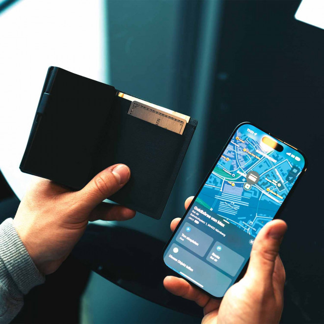 PORTE CARTES PERSONNALISABLE AVEC GEOLOCALISATION 'SEEKY'