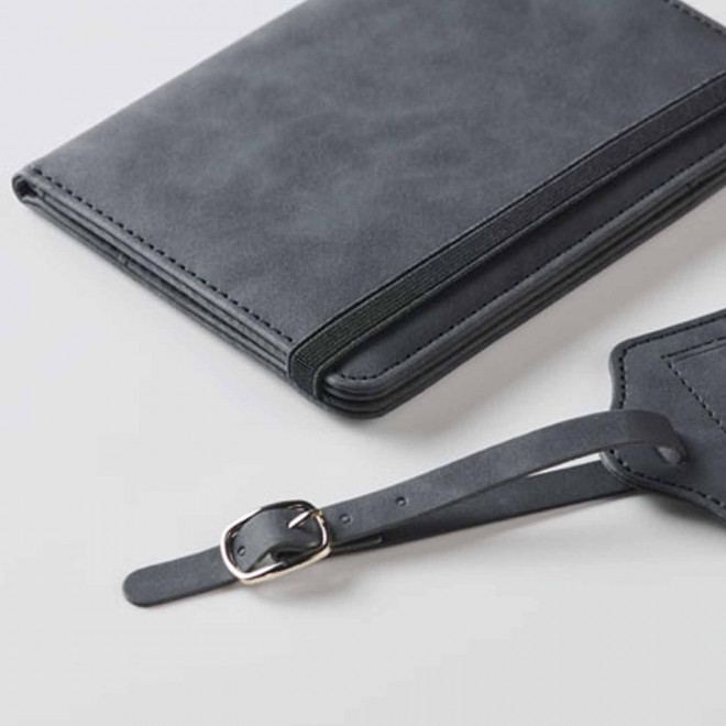 ETIQUETTE ET PROTEGE PASSEPORT PERSONNALISABLE 'TAGEJET'