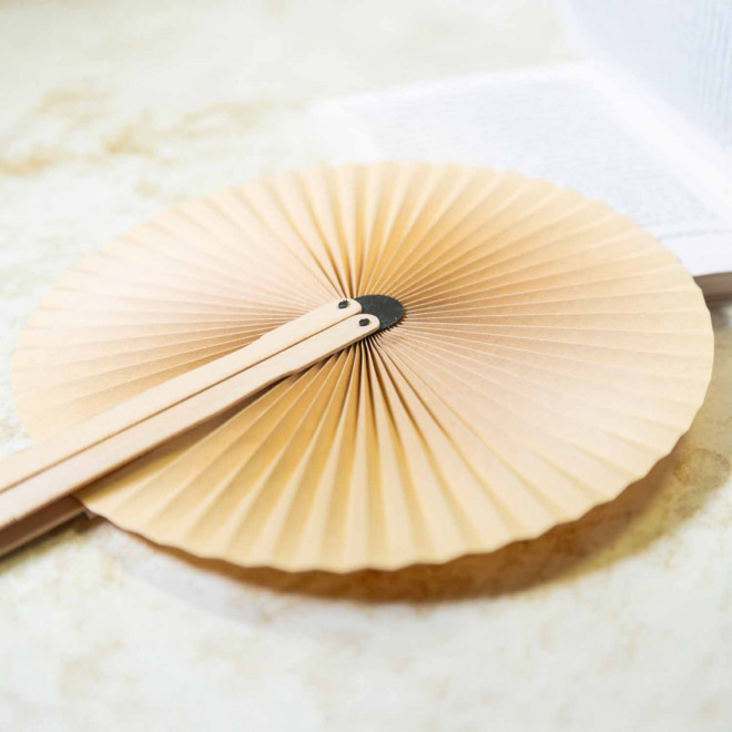 EVENTAIL PERSONNALISABLE EN KRAFT ET BAMBOU 'CHO'