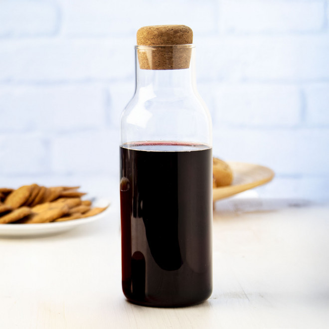 CARAFE PERSONNALISABLE EN VERRE AVEC BOUCHON LIEGE 'JUCY'