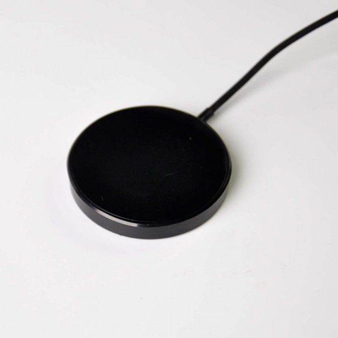 CHARGEUR INDUCTION MAGNETIQUE PERSONNALISABLE 'THYKA'