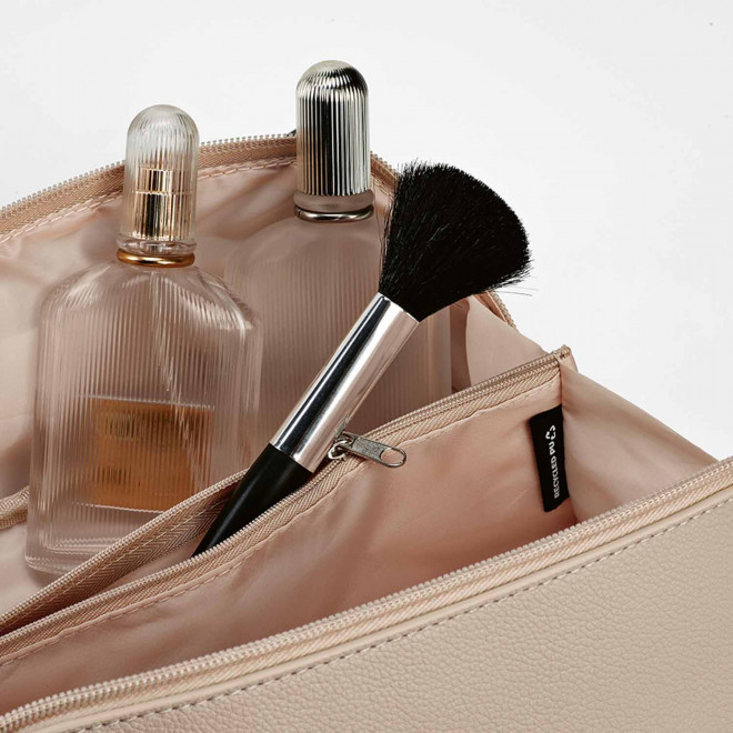 TROUSSE DE TOILETTE CUIR RECYCLE PERSONNALISABLE 'ANGELE'