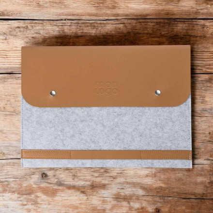 HOUSSE EN FEUTRINE PERSONNALISABLE 'TAYSO'