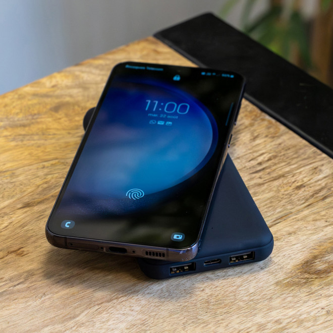 POWERBANK PERSONNALISÉE AVEC LOGO LUMINEUX AKASHI® 'DRITA'