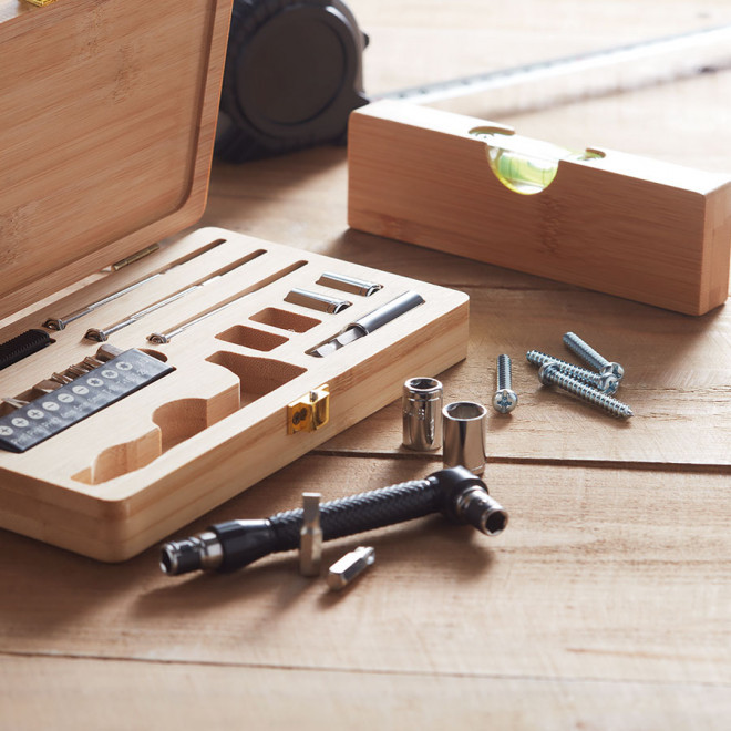 SET D'OUTILS PERSONNALISÉ EN BAMBOU 'TYKALU'