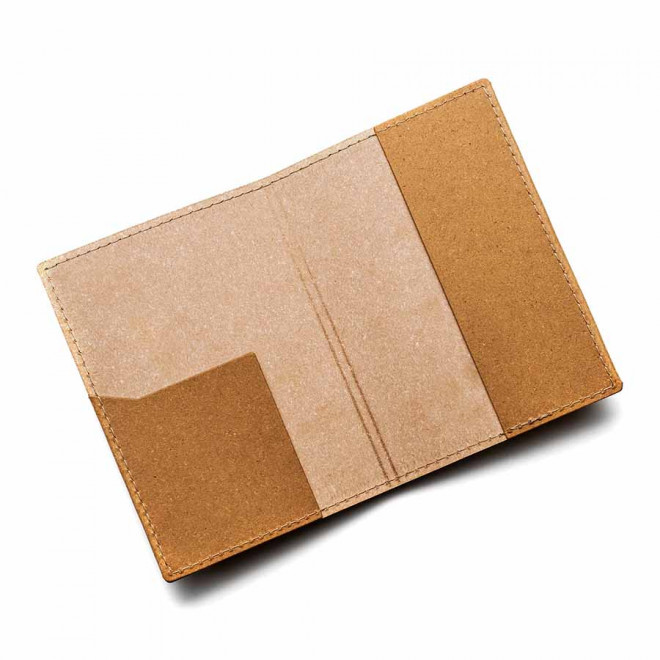 PORTE PASSEPORT PUBLICITAIRE EN CUIR RECYCLE 'MARIA'